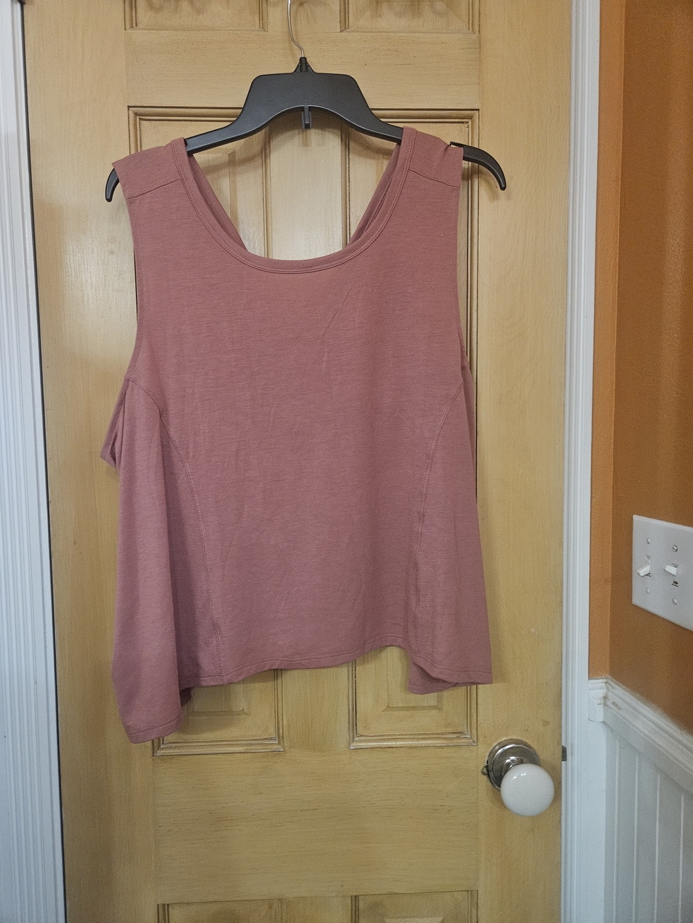 Old Navy Active Women's Sleeveless Scoop Neck Tank Top - Dusty Rose